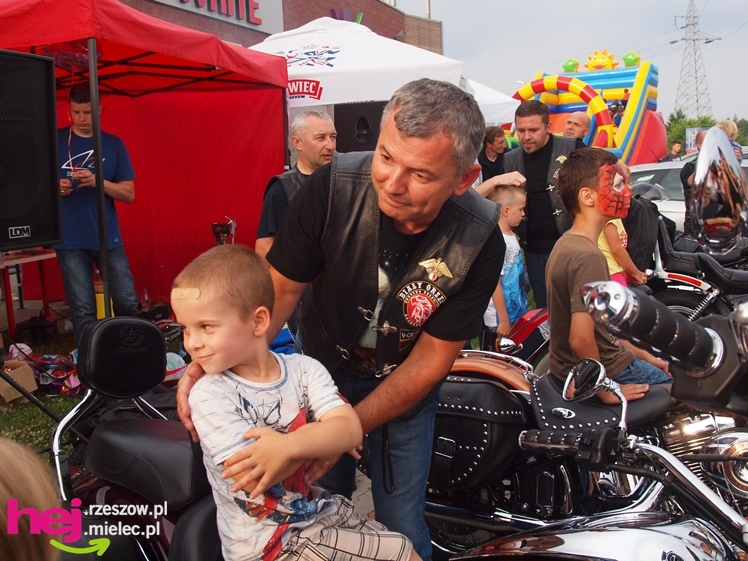 Przy Centrum Handlowym Smoczka witali lato i obchodzili Dzień Ojca [FOTO]