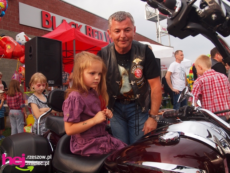 Przy Centrum Handlowym Smoczka witali lato i obchodzili Dzień Ojca [FOTO]