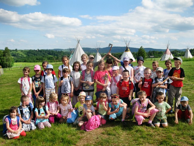 Uczniowie SP Wampierzów z wizytą u ?Indian? [FOTO]