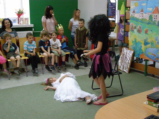 Krasnoludki, Śnieżka i przedszkolaki w Filii nr 4 Miejskiej Biblioteki Publicznej SCK w Mielcu