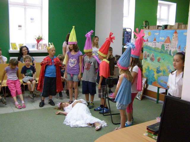 Krasnoludki, Śnieżka i przedszkolaki w Filii nr 4 Miejskiej Biblioteki Publicznej SCK w Mielcu