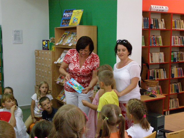 Krasnoludki, Śnieżka i przedszkolaki w Filii nr 4 Miejskiej Biblioteki Publicznej SCK w Mielcu