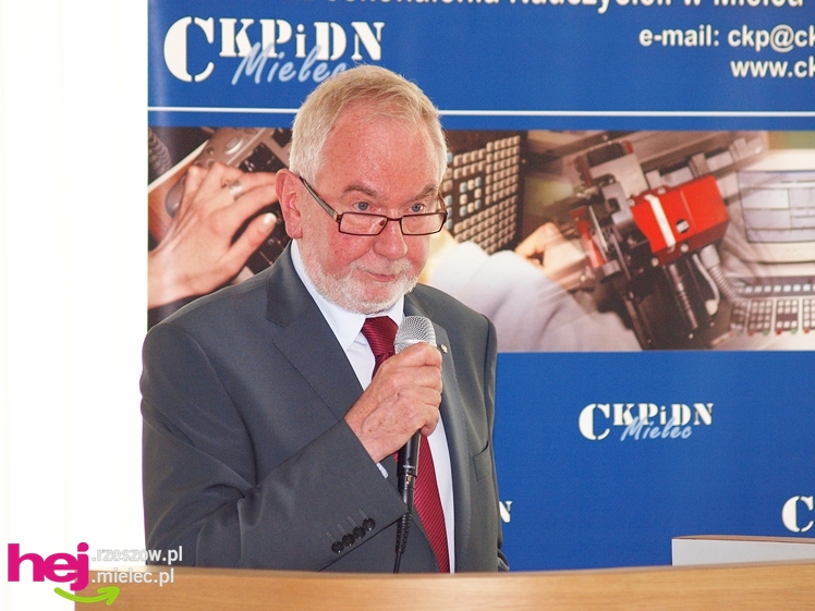 Pierwsi inżynierowie mechanicy wypromowani  w Zamiejscowym Ośrodku Dydaktycznym AGH w Mielcu