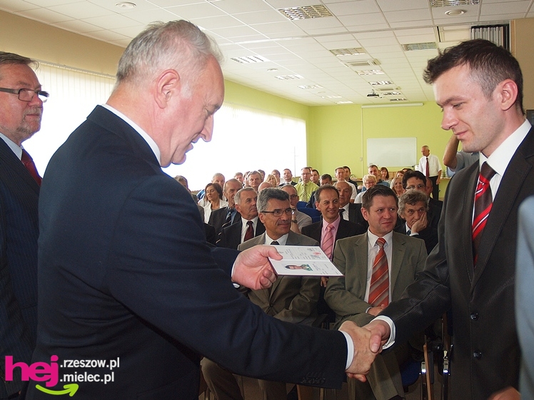 Pierwsi inżynierowie mechanicy wypromowani  w Zamiejscowym Ośrodku Dydaktycznym AGH w Mielcu