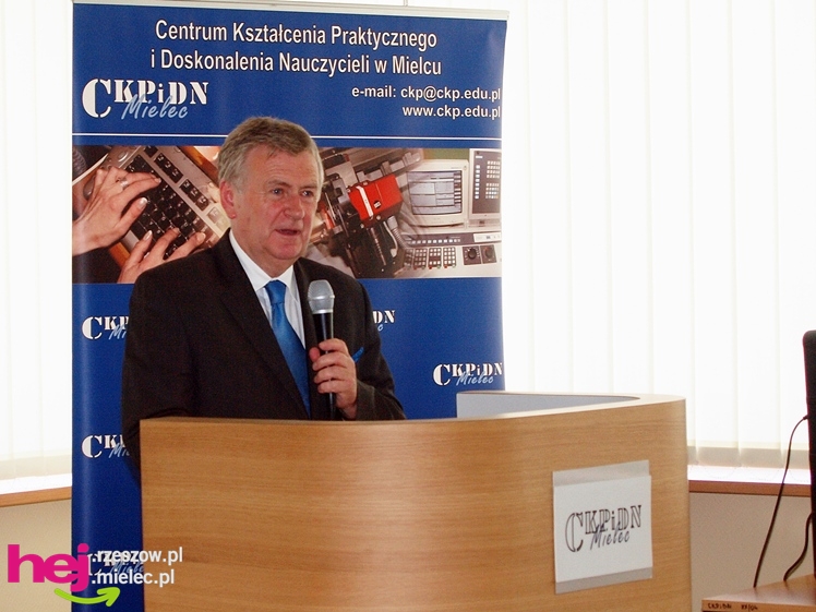 Pierwsi inżynierowie mechanicy wypromowani  w Zamiejscowym Ośrodku Dydaktycznym AGH w Mielcu