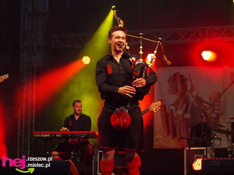 Czadowy początek Festiwalu. Szkoci zelektryzowali mielecką widownię - część 1 zdjęć
