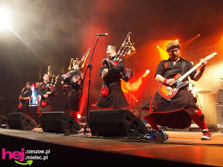 Czadowy początek Festiwalu. Szkoci zelektryzowali mielecką widownię - część 2 zdjęć