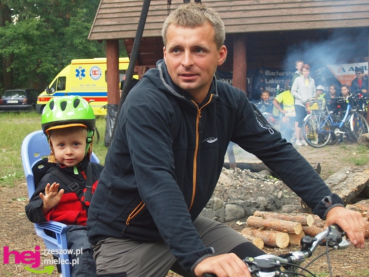 Fantastyczna impreza Nadleśnictwa Mielec. Całe rodziny na rowerach zwiedzały mieleckie lasy