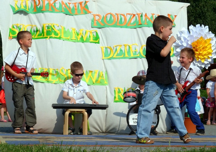 Piknik przedszkolny ?Szczęśliwe Dziecko - Szczęśliwa Rodzina?.