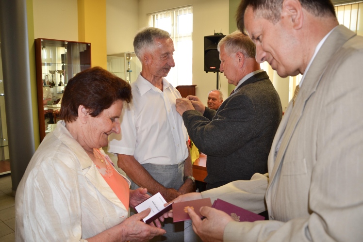 Złote gody w Radomyślu Wielkim. Odznaczenia dla 14 par