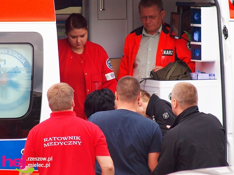 Chciał skoczyć z wieżowca. Policjanci podjęli negocjacje