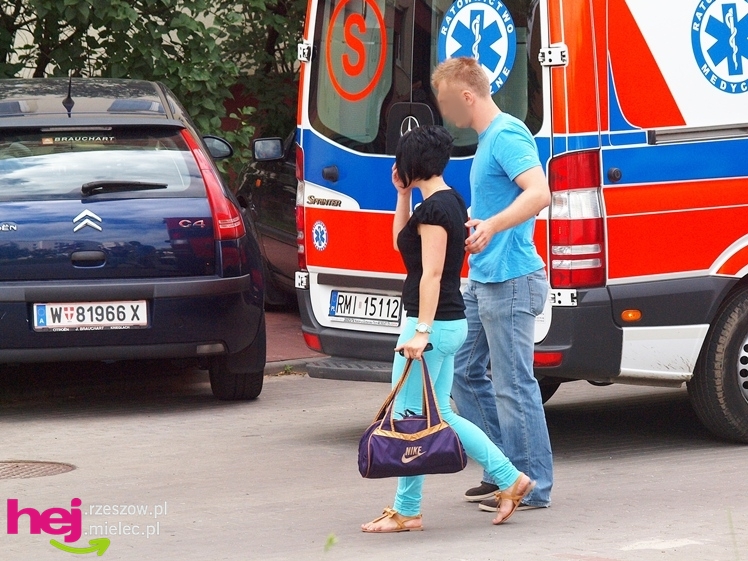 Chciał skoczyć z wieżowca. Policjanci podjęli negocjacje