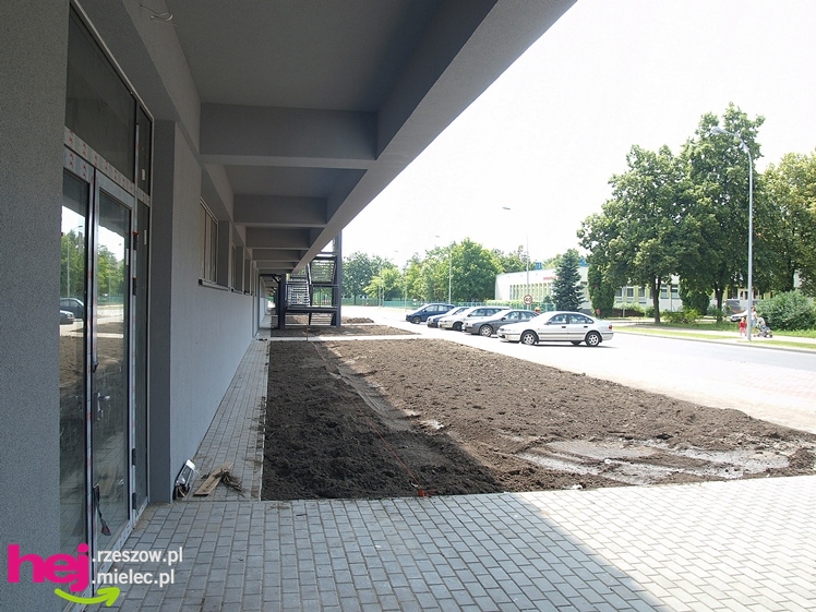 Budowa stadionu miejskiego w Mielcu w ostatnim dniu umownego terminu