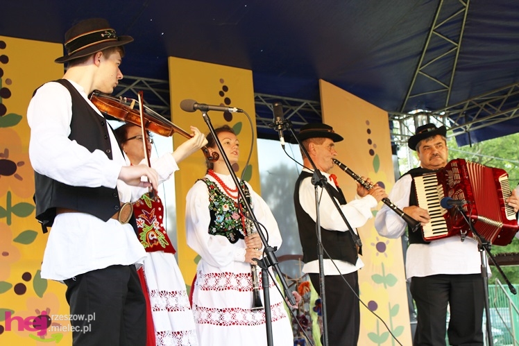 VI Podkarpacki Jarmark Ludowy ?Roztańczony Chorzelów? 2013