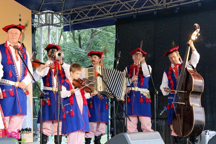 VI Podkarpacki Jarmark Ludowy ?Roztańczony Chorzelów? 2013