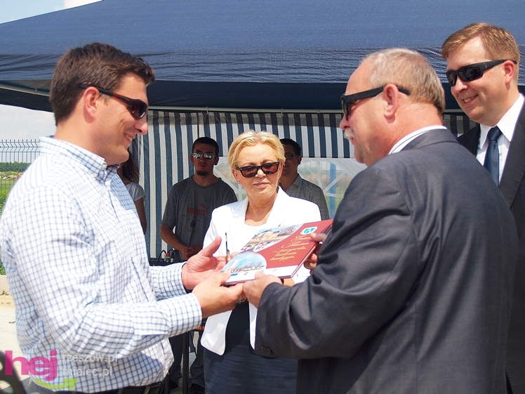 Przecław ma nowy kompleks sportowy. Minister Sportu: pilnujcie by kłódka nie wisiała