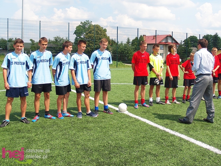 Przecław ma nowy kompleks sportowy. Minister Sportu: pilnujcie by kłódka nie wisiała