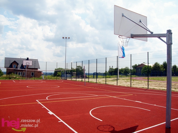 Przecław ma nowy kompleks sportowy. Minister Sportu: pilnujcie by kłódka nie wisiała