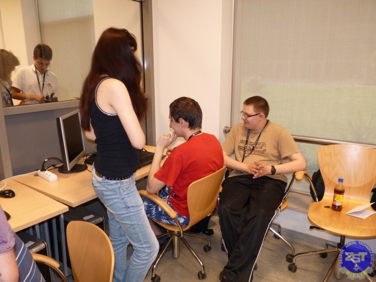 Drużyna z ZST w finałowej 15-ce konkursu robotyki