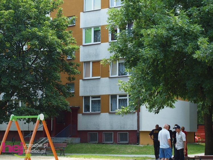 Drugi raz chciał odebrać sobie życie. Policjanci obezwładnili go w mieszkaniu