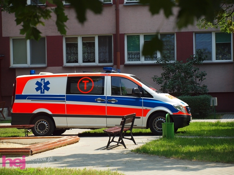 Drugi raz chciał odebrać sobie życie. Policjanci obezwładnili go w mieszkaniu