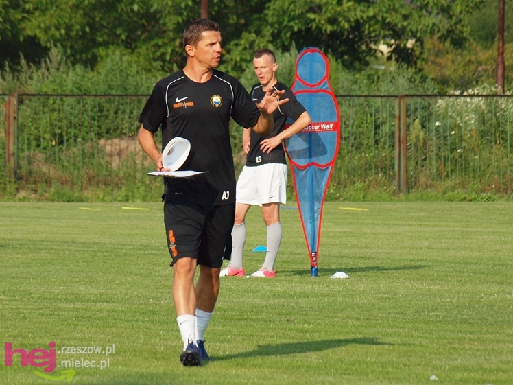 Intensywne treningi piłkarskiej Stali Mielec