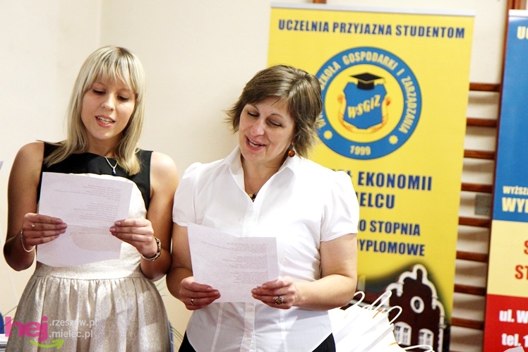 Blisko 120 studentów WSGiZ ukończyło naukę