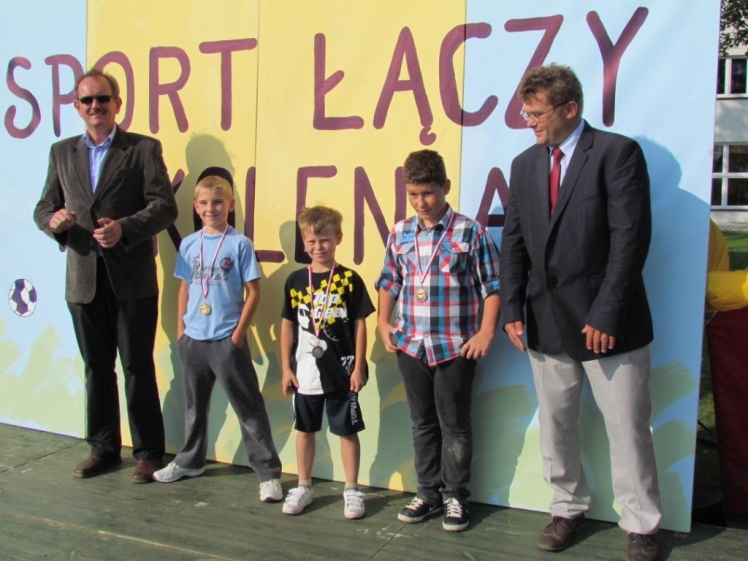 Festyn sportowo-rekreacyjny ?Sport łączy pokolenia? w Woli Mieleckiej