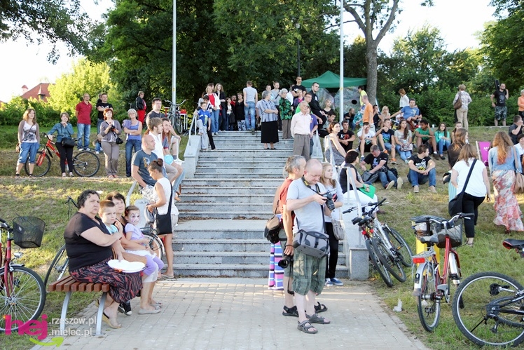 Finał 8 edycji M4. Rekreacja na bulwarach za Pałacykiem Oborskich - cz. I