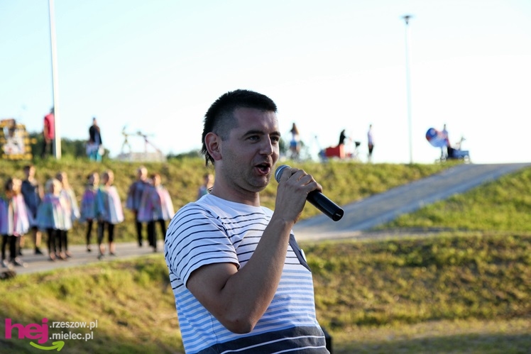 Finał 8 edycji M4. Rekreacja na bulwarach za Pałacykiem Oborskich - cz. III