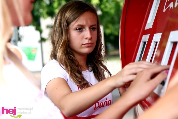 Imienne puszki Coca-Coli zawitały do Mielca