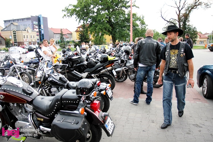 Kilkaset motocykli przejechało przez Mielec