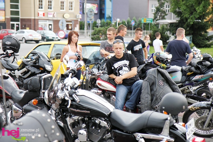 Kilkaset motocykli przejechało przez Mielec