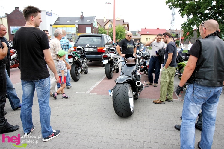 Kilkaset motocykli przejechało przez Mielec