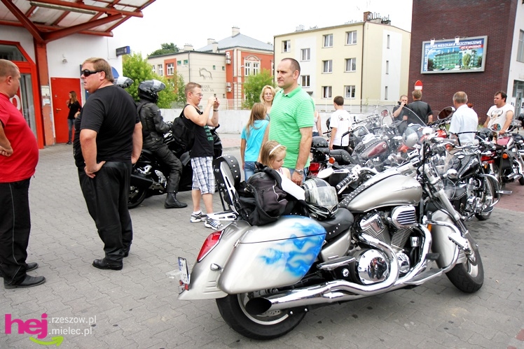 Kilkaset motocykli przejechało przez Mielec