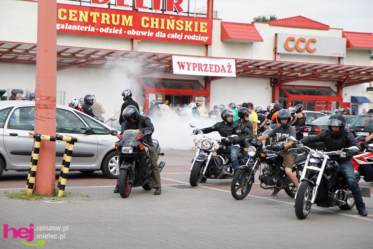 Kilkaset motocykli przejechało przez Mielec