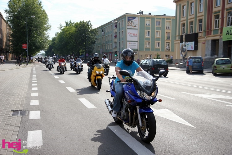 Kilkaset motocykli przejechało przez Mielec