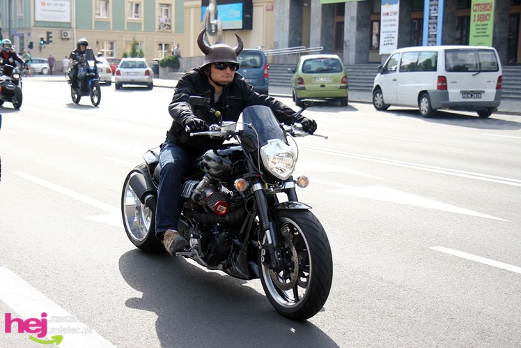 Kilkaset motocykli przejechało przez Mielec