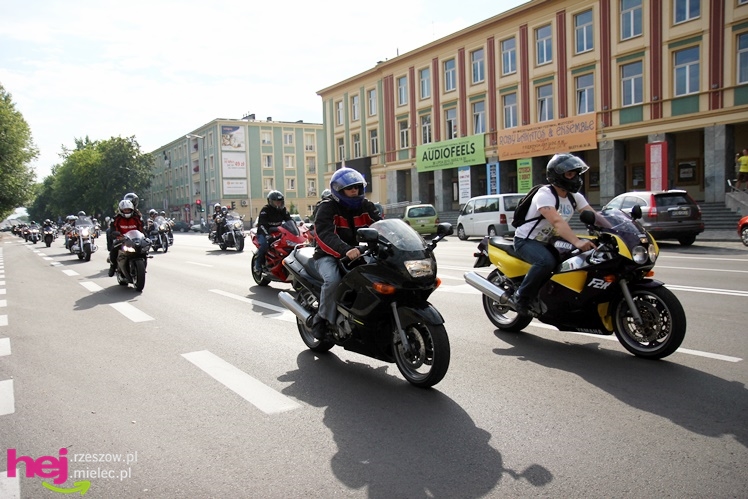 Kilkaset motocykli przejechało przez Mielec