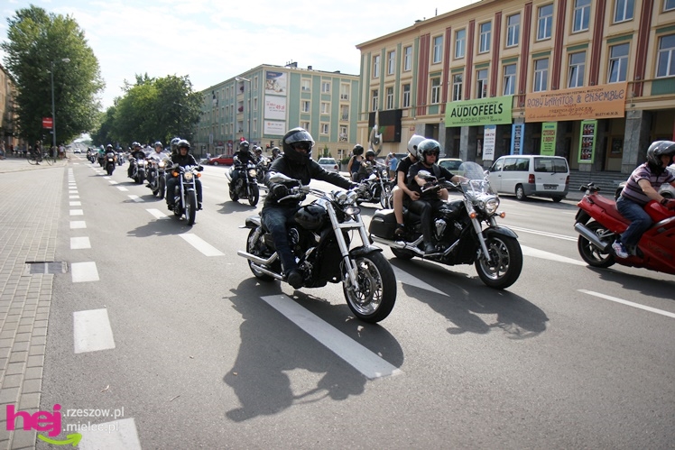 Kilkaset motocykli przejechało przez Mielec