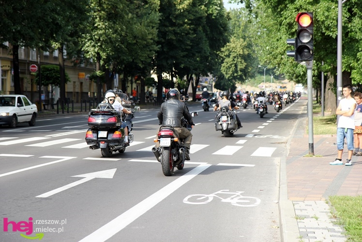 Kilkaset motocykli przejechało przez Mielec