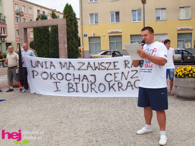 Powiedzieli ?nie? Unii Europejskiej: dwudziestu młodych ludzi, polityk SP i prezydent Stalowej Woli