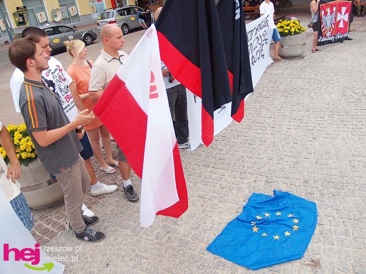 Powiedzieli ?nie? Unii Europejskiej: dwudziestu młodych ludzi, polityk SP i prezydent Stalowej Woli