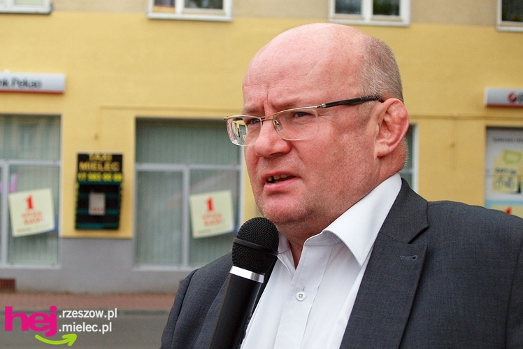 Powiedzieli ?nie? Unii Europejskiej: dwudziestu młodych ludzi, polityk SP i prezydent Stalowej Woli