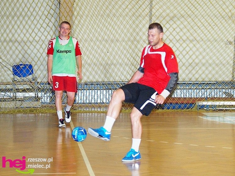 Trener kadry narodowej na treningu SPR Stal Mielec