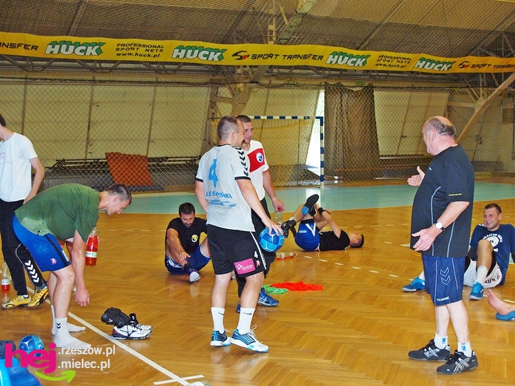 Trener kadry narodowej na treningu SPR Stal Mielec