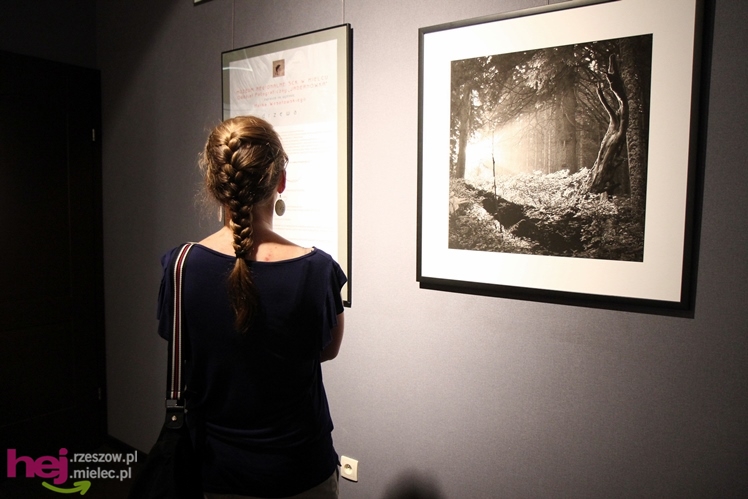 Wernisaż wystawy fotografii Marka Wesołowskiego ?Drzewa?