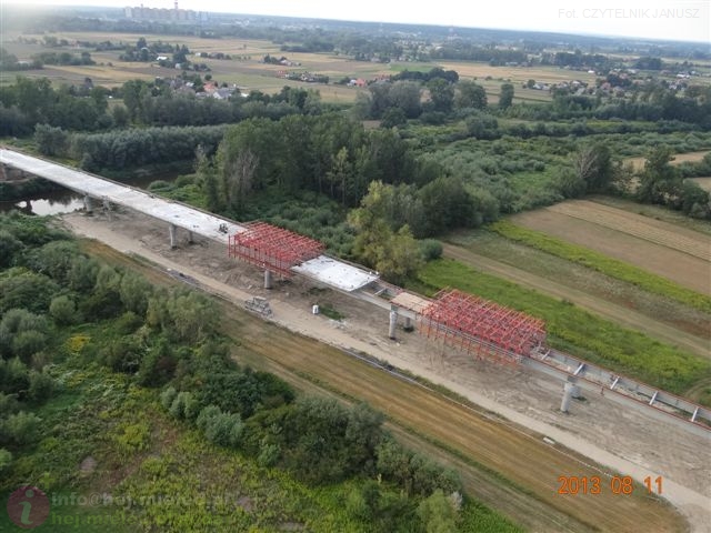 Trwają roboty przy budowie mostów. Co zostało zrobione przez 10 miesięcy?