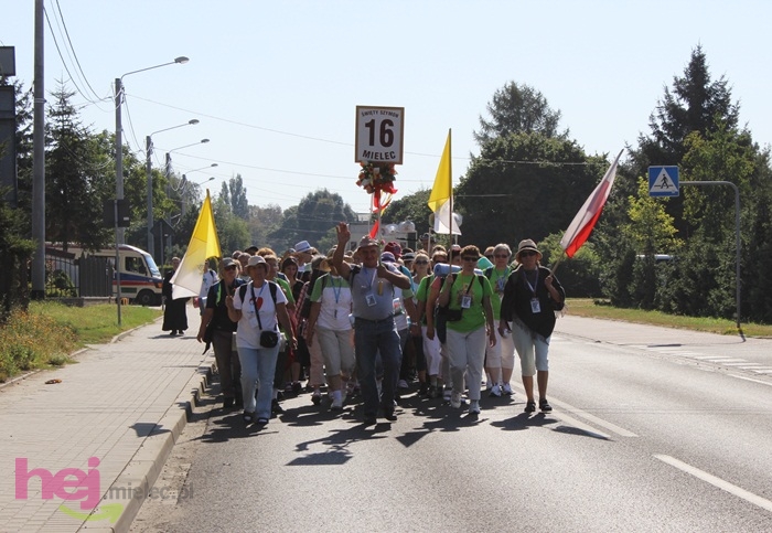 Pielgrzymi pokonali pierwsze kilometry