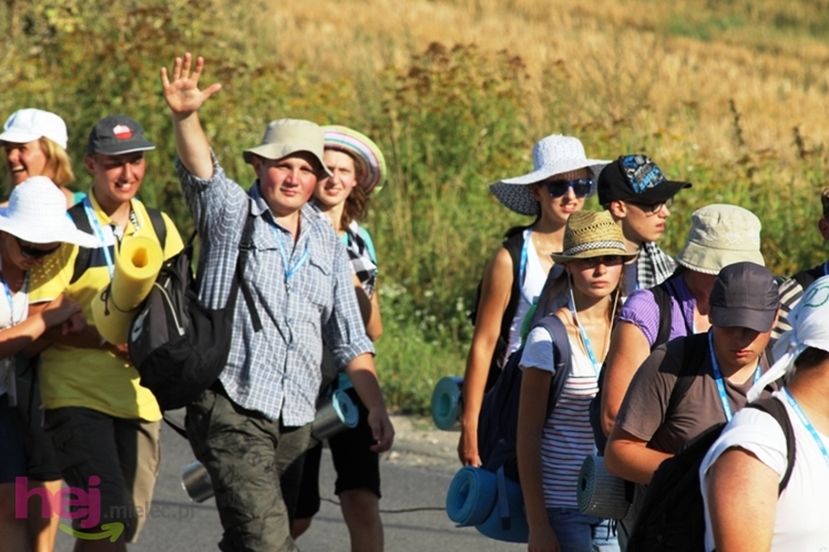 Droga długa i upalna, ale optymizmu pielgrzymom nie brakuje